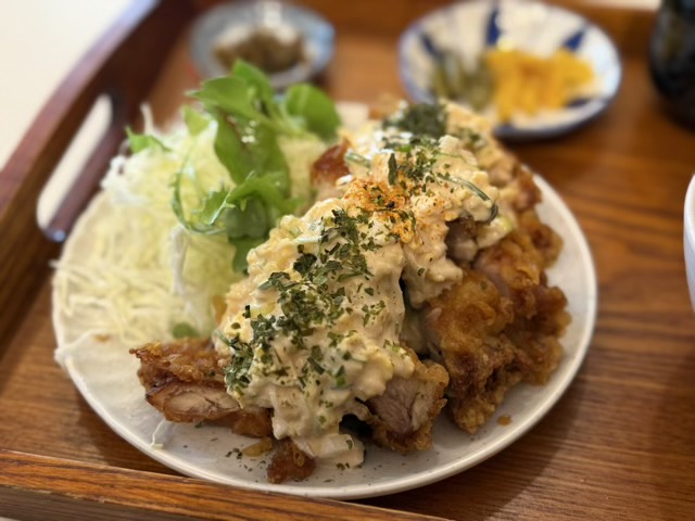 고소한 타르타르 소스가 올라간 고대 맛집 난반의 치킨 난반 정식